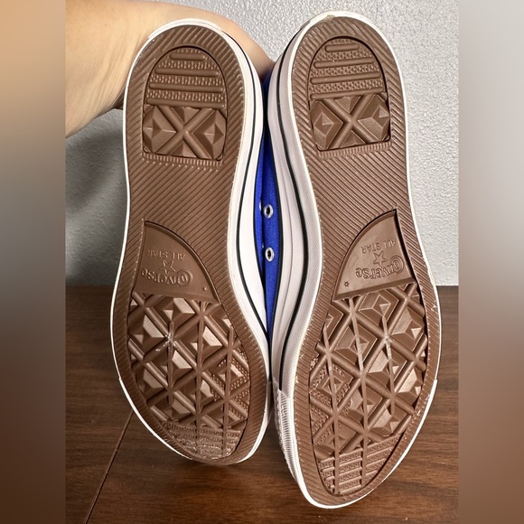 Converse Blue Sneakers. Men’s size 9 - Picture 9 of 11